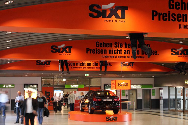 Sixt „Durch die Decke“